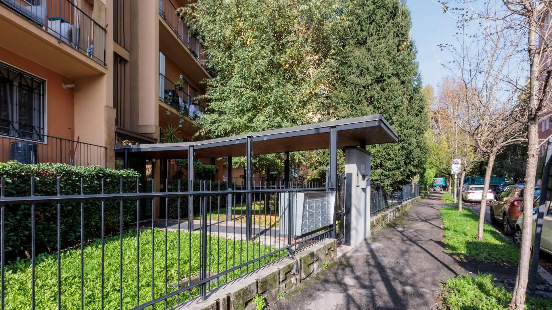 White Pearl Bgy Station Apartment Bergamo 0*,  Italy