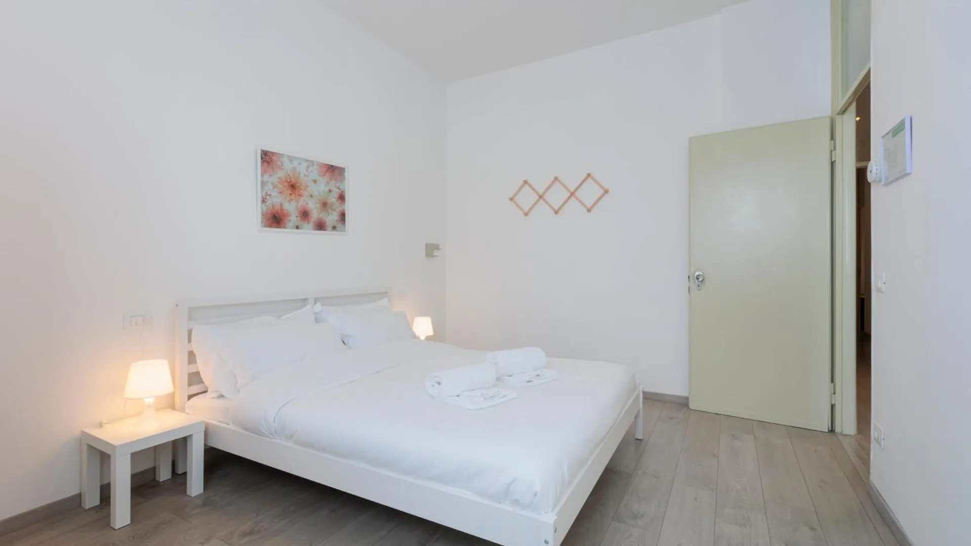 White Pearl Bgy Station Apartment Bergamo Italy