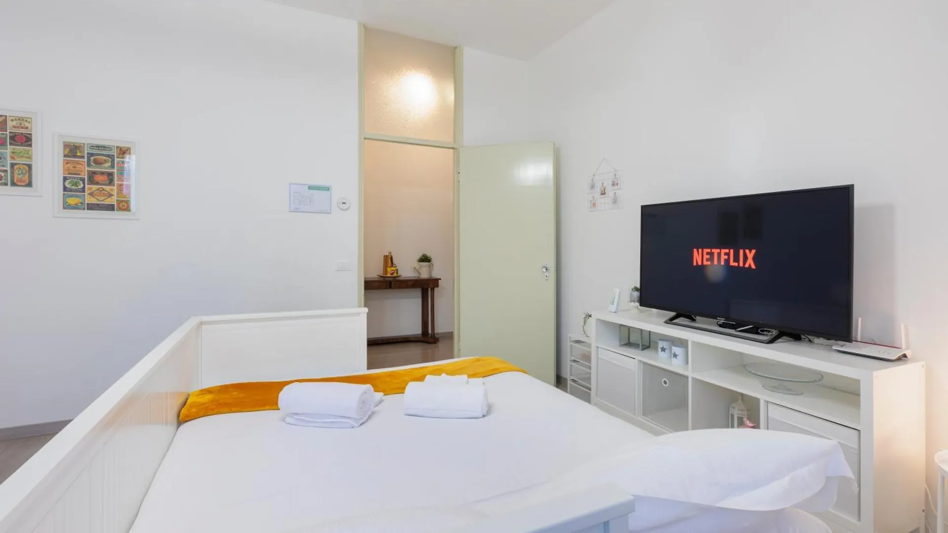 White Pearl Bgy Station Apartment Bergamo 0*,  Italy