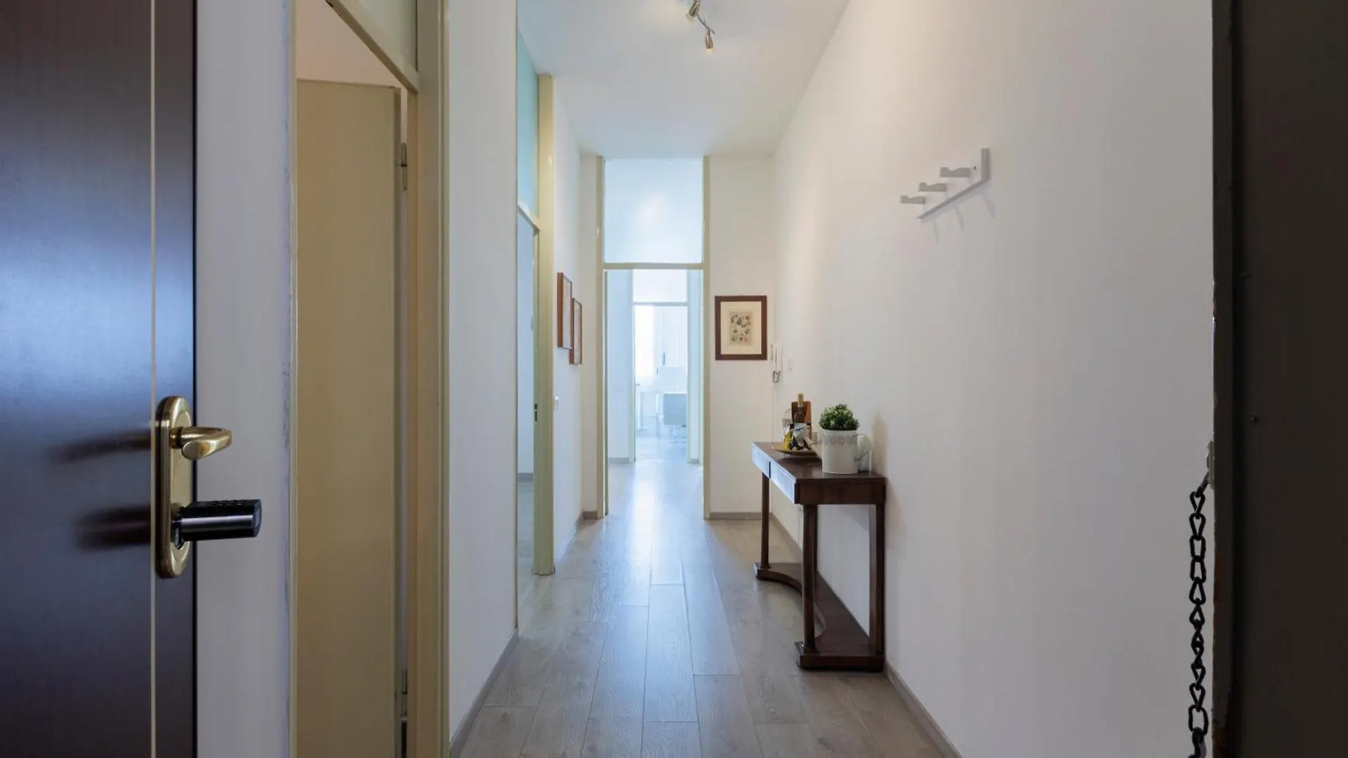 شقة White Pearl Bgy Station بيرغامو